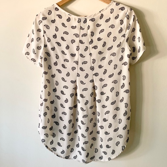 CLOSING SALE! 
🎉HP!!🎉 Premise Studio | White Sheer Top - Picture 2 of 3